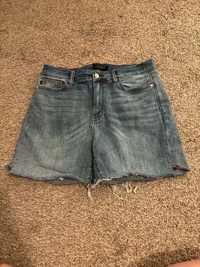 Judy Blue Mid Rise Raw Hem Denim Shorts Size XL JB15251MD